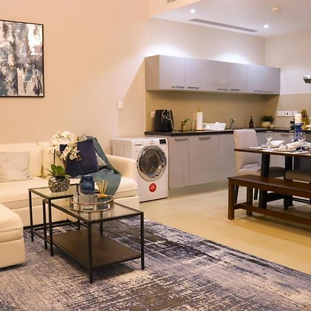 Stylish Apartment With A Jacuzzi مسقط المظهر الخارجي الصورة